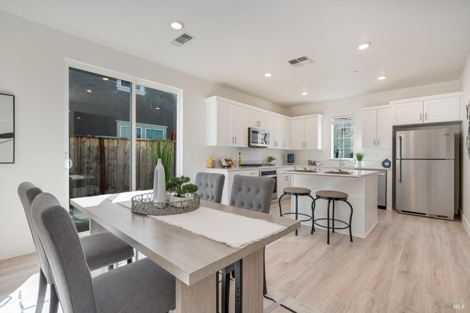 6054 Oxford Place Rohnert Park, CA 94928 - Photo 11 of 44