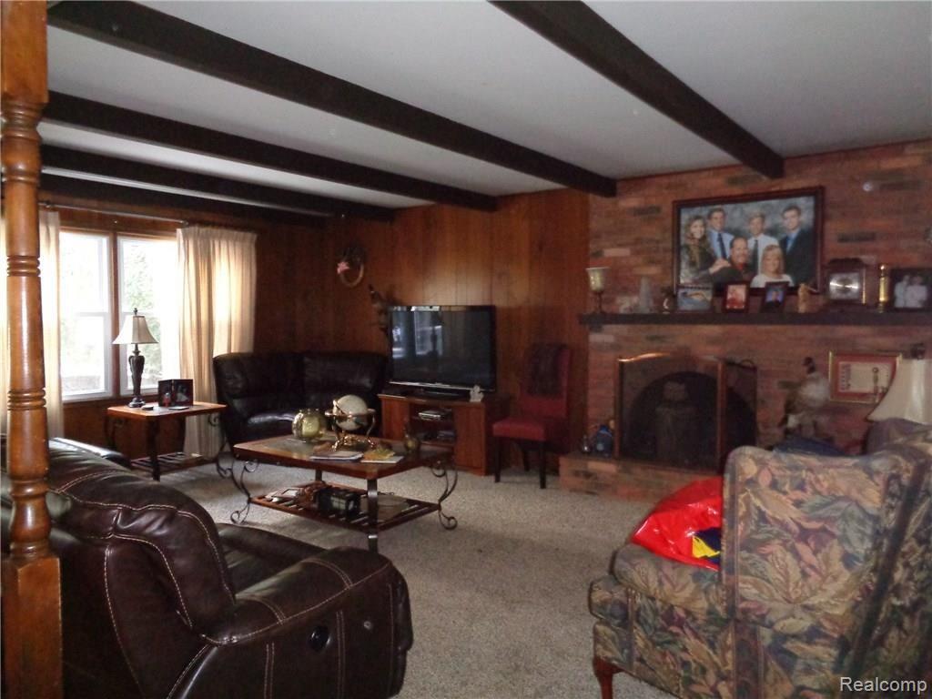 1409 Kennebec Road Grand Blanc, MI 48439 - Photo 3 of 13 FamRm1409.JPG
