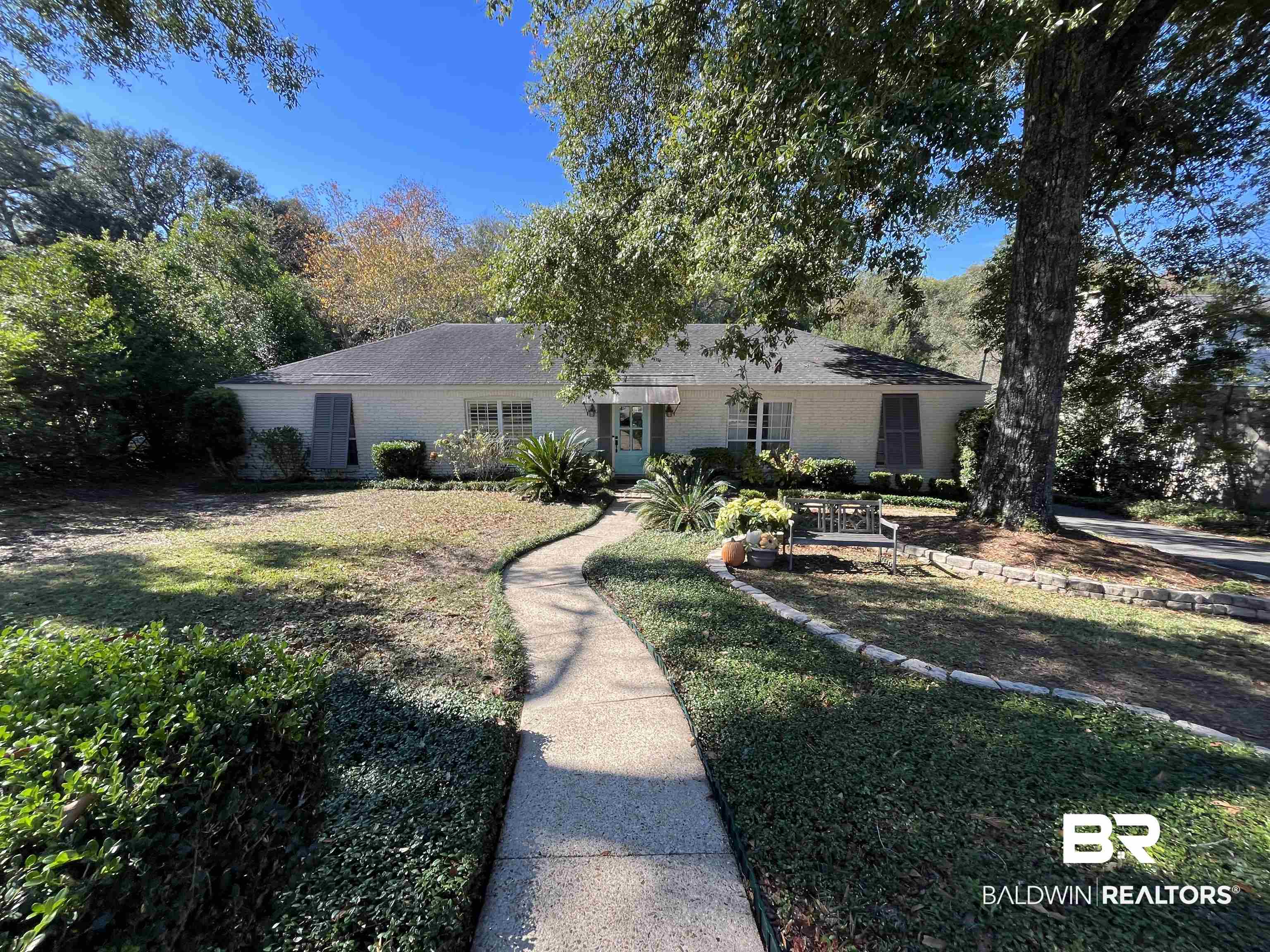 451 Ridgelawn Drive West Mobile, AL 36608 - Photo 2 of 41 Ranch-style home featuring a front yard