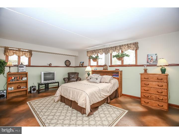 414 Marple Road Broomall, PA 19008 - Photo 18 of 25 Bedroom 4