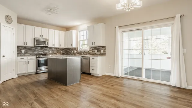 $574,900 | 3550 Burlingame Boulevard, Carmel, IN 46074