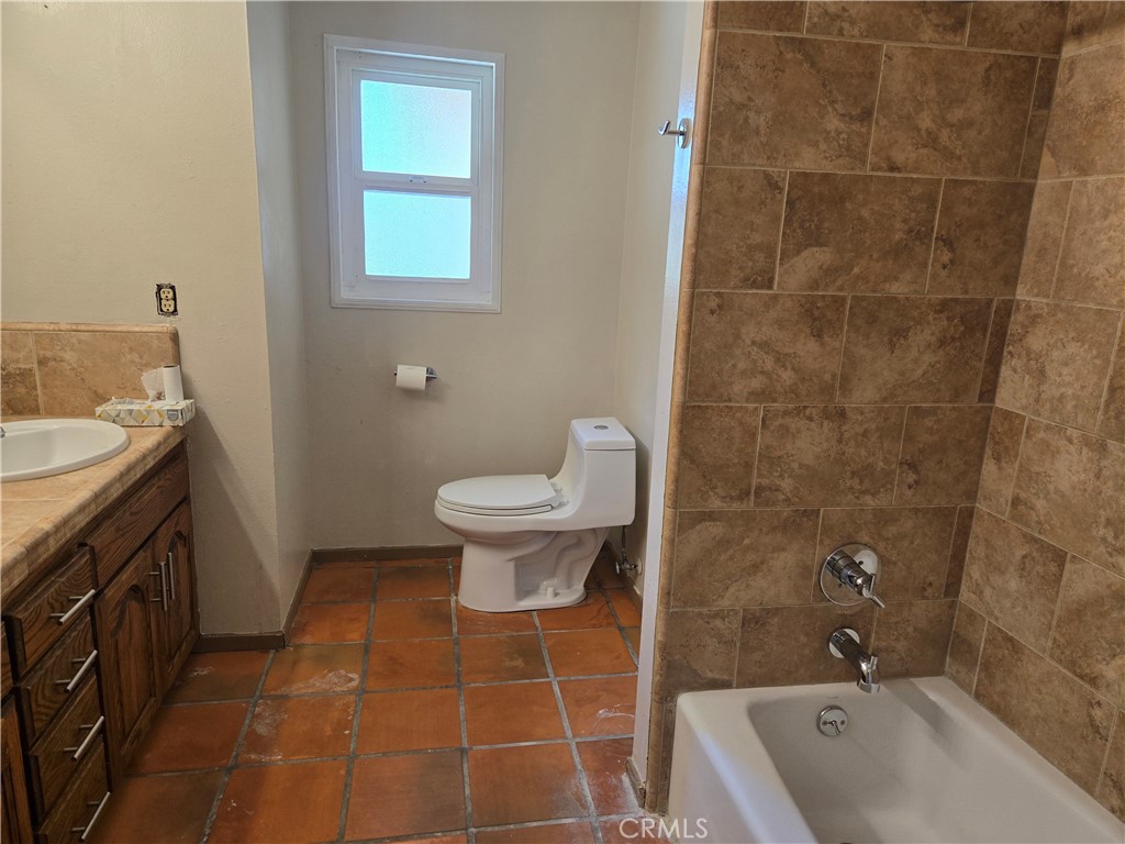 231 Hillandale Court Riverside, CA 92507 - Photo 9 of 15