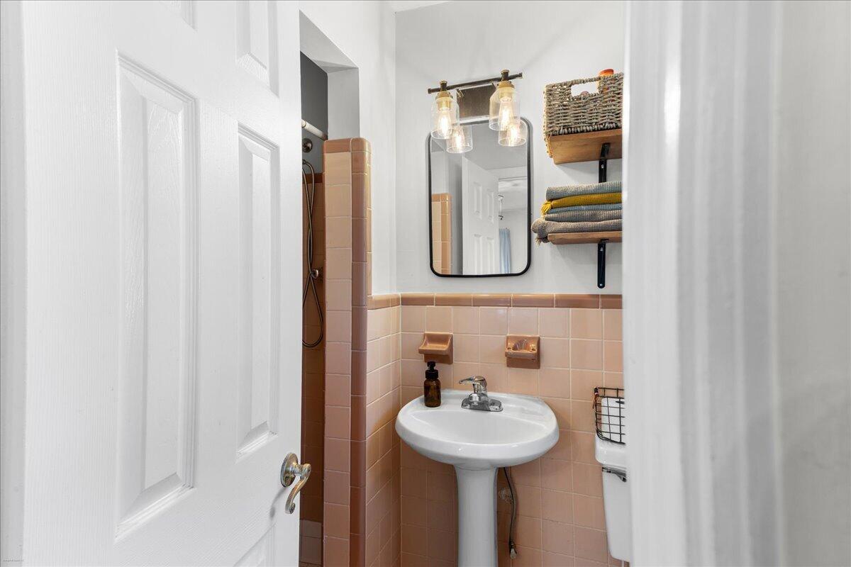 1011 Pinon Road North Augusta, SC 29841 - Photo 23 of 45 26-Primary Full Bath