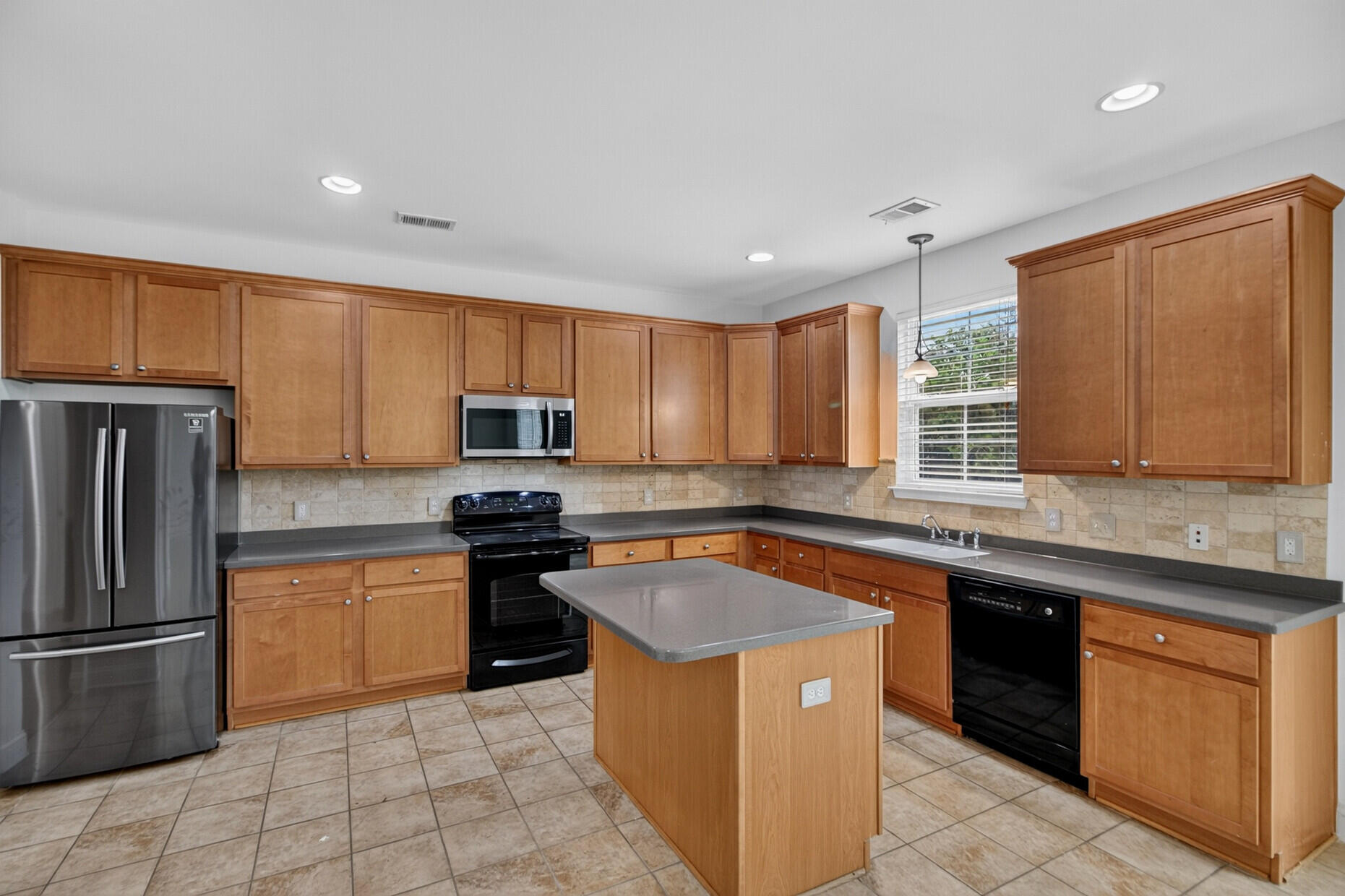 152 Spindle Way Goose Creek, SC 29445 - Photo 5 of 26