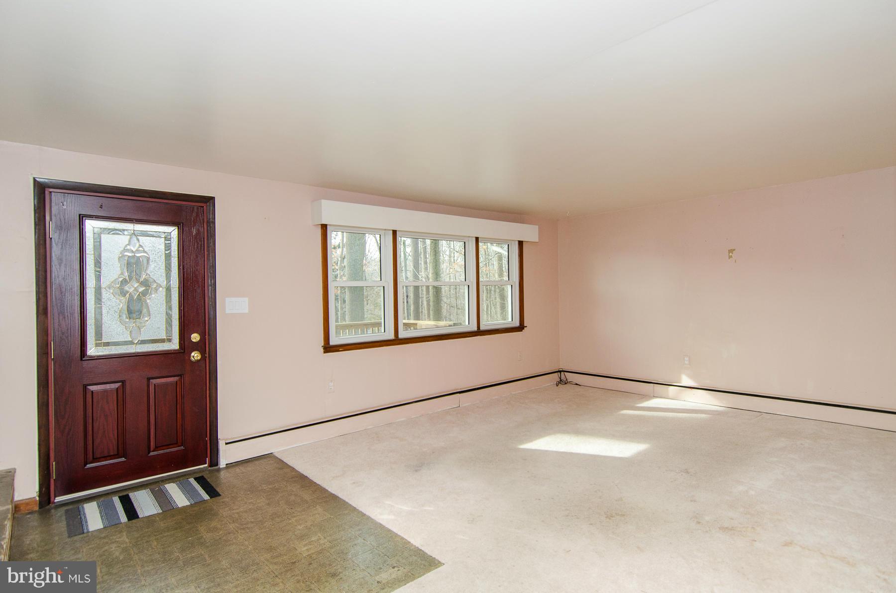 13941 Blenheim Road North Phoenix, MD 21131 - Photo 5 of 30 Living Room