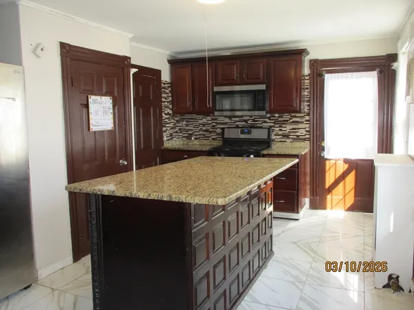 $699,900 | 11 Crescent Street, Lawrence, MA 01841