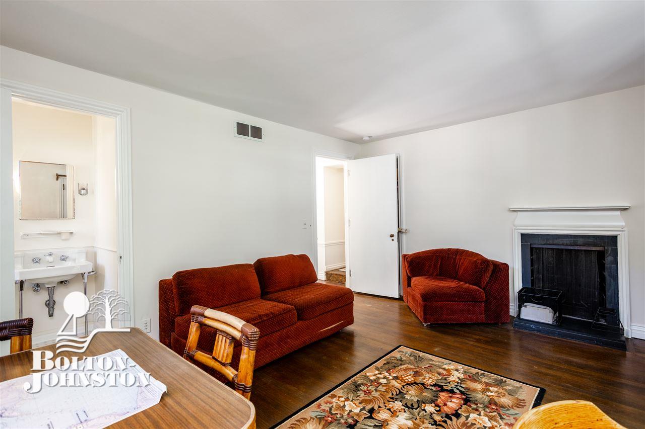 94 Touraine Road Grosse Pointe, MI 48236 - Photo 52 of 95 50012602-51.JPG