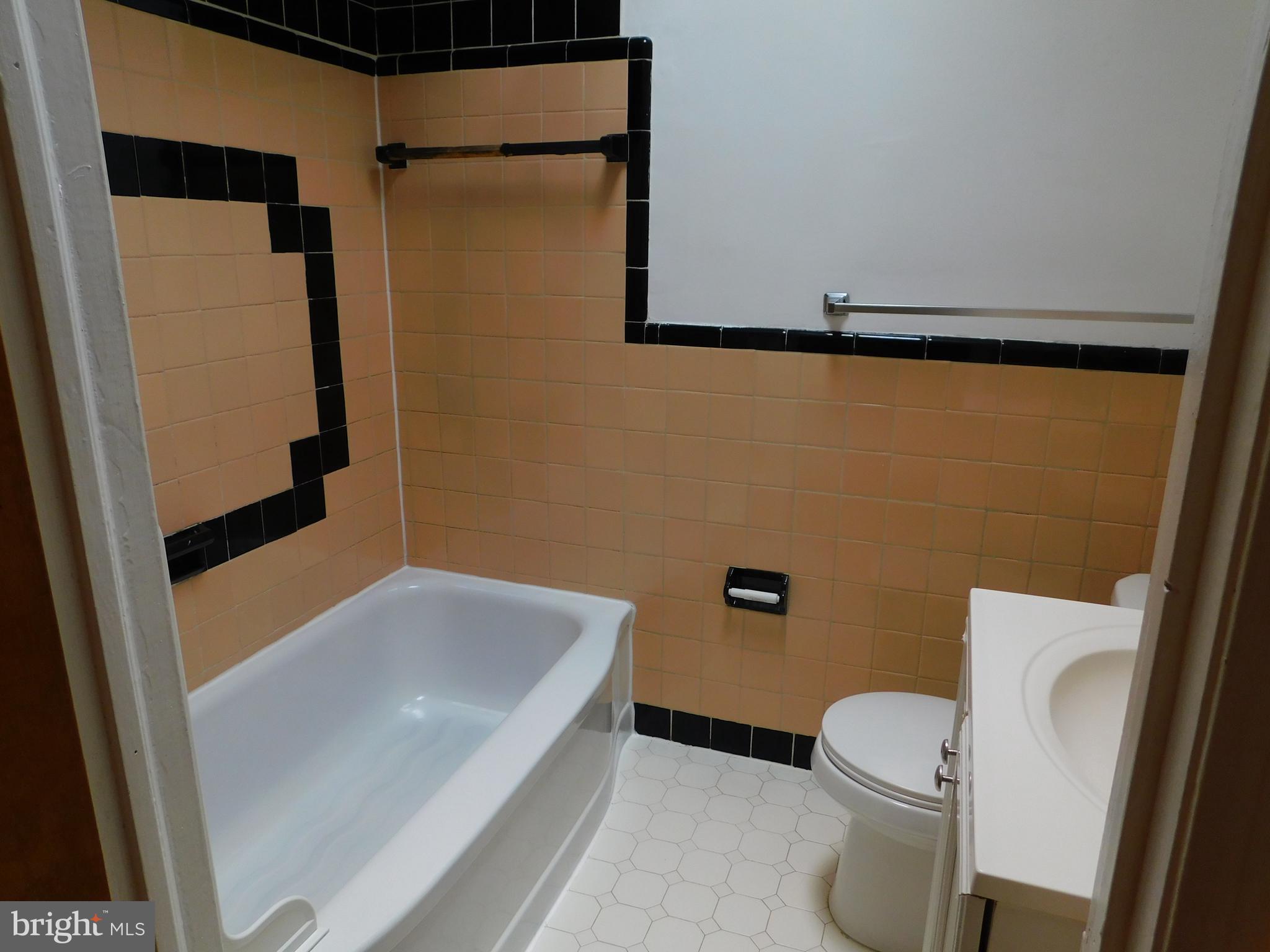 127 Academy Road Clifton Heights, PA 19018 - Photo 21 of 24 Hall Bath