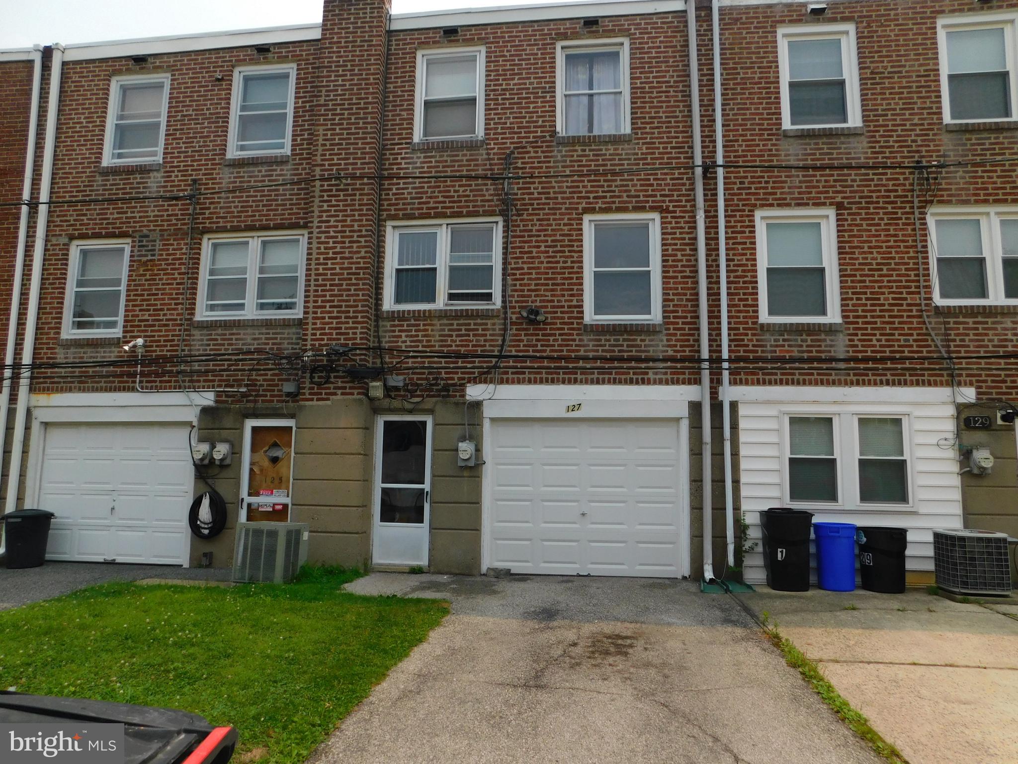 127 Academy Road Clifton Heights, PA 19018 - Photo 23 of 24 Rear Parking
