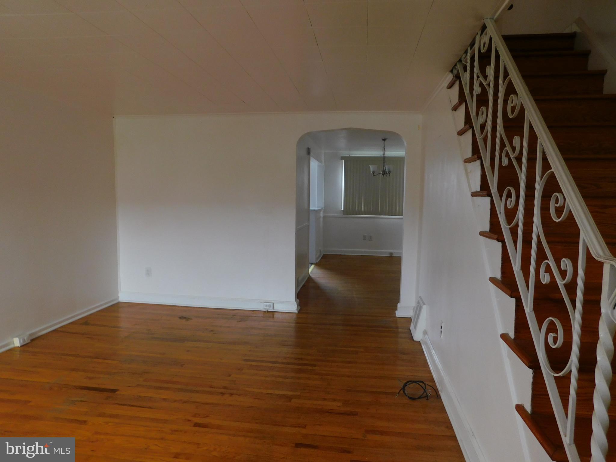 127 Academy Road Clifton Heights, PA 19018 - Photo 4 of 24 Living Room