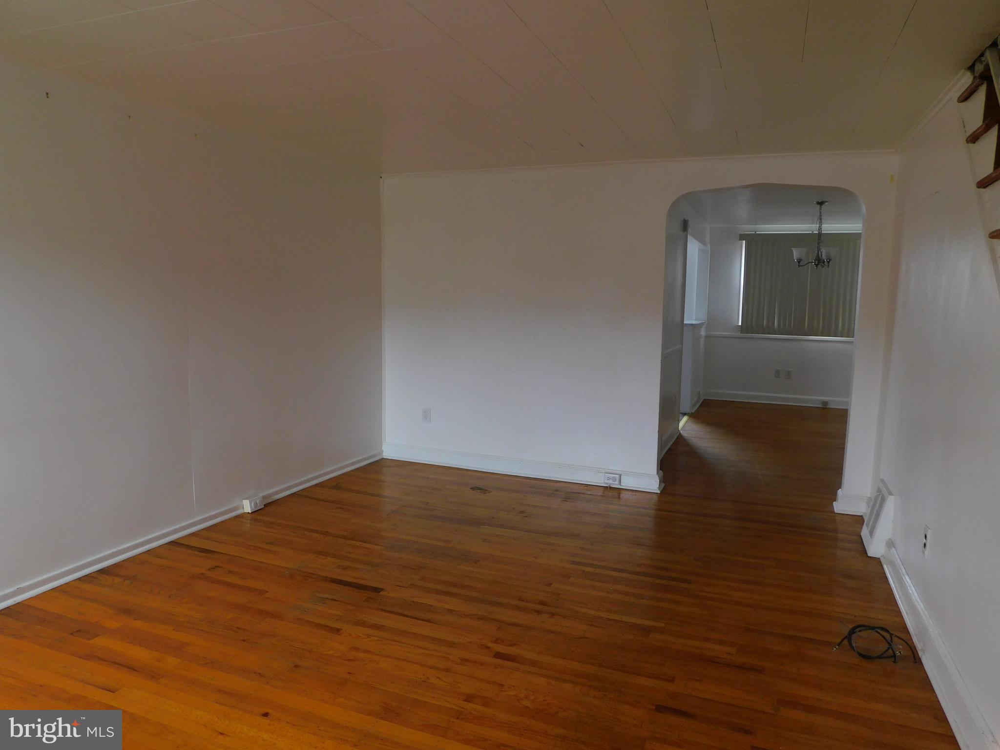 127 Academy Road Clifton Heights, PA 19018 - Photo 5 of 24 Living Room