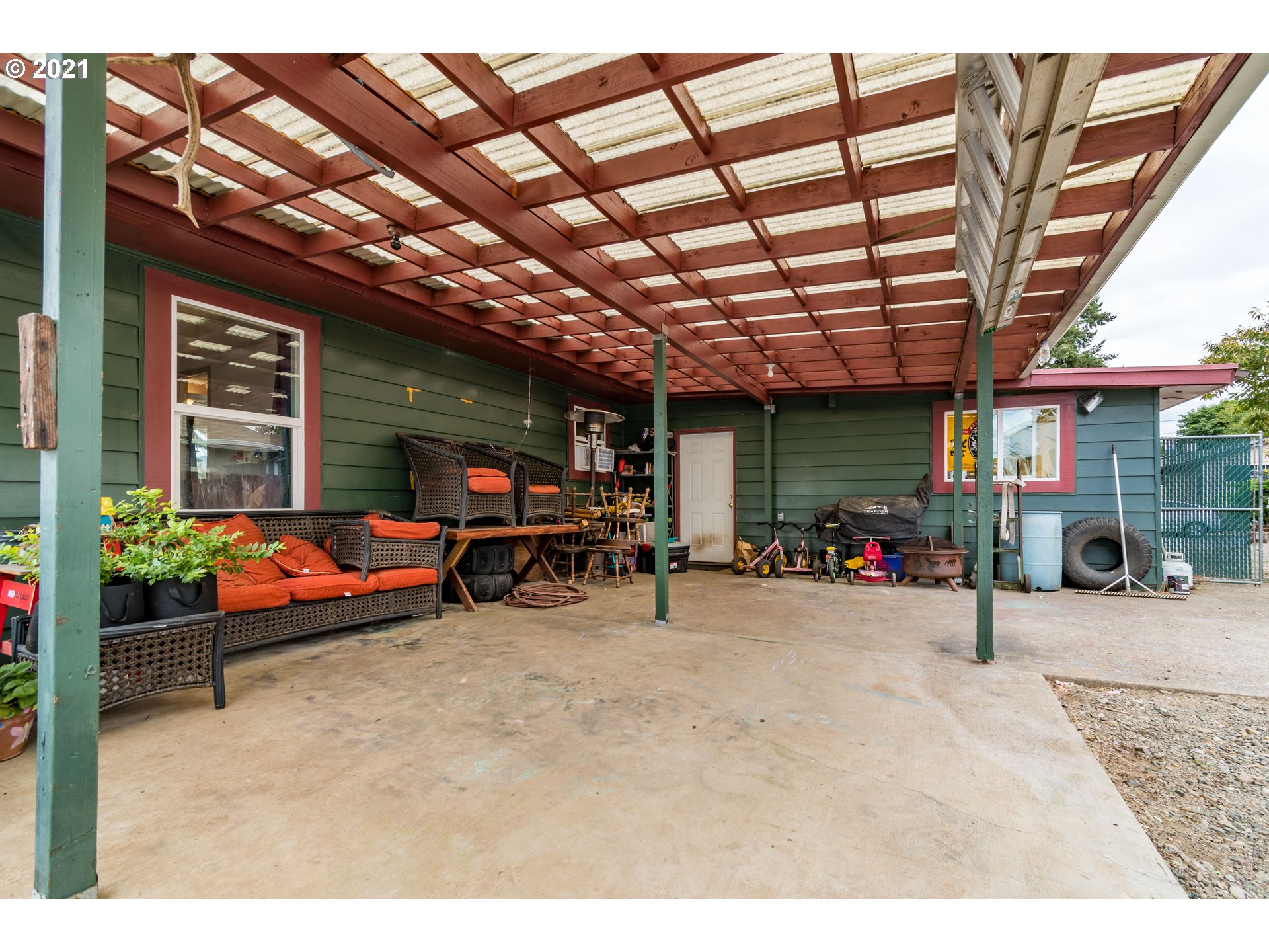 5195 E Street Springfield, OR 97478 - Photo 26 of 30 a view of a garage with furniture