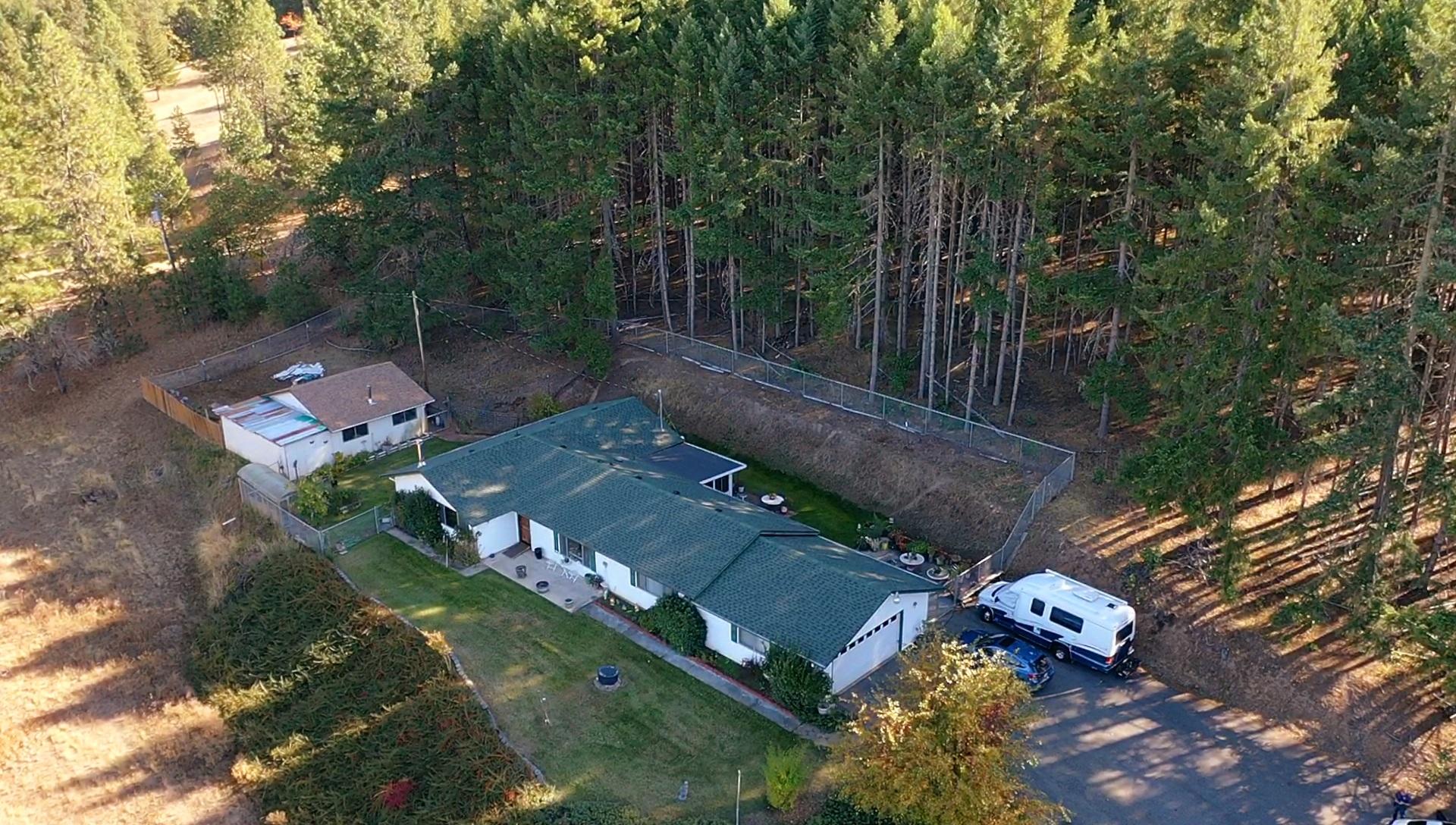 1515 Summit Loop Grants Pass, OR 97527 - Photo 43 of 43 46