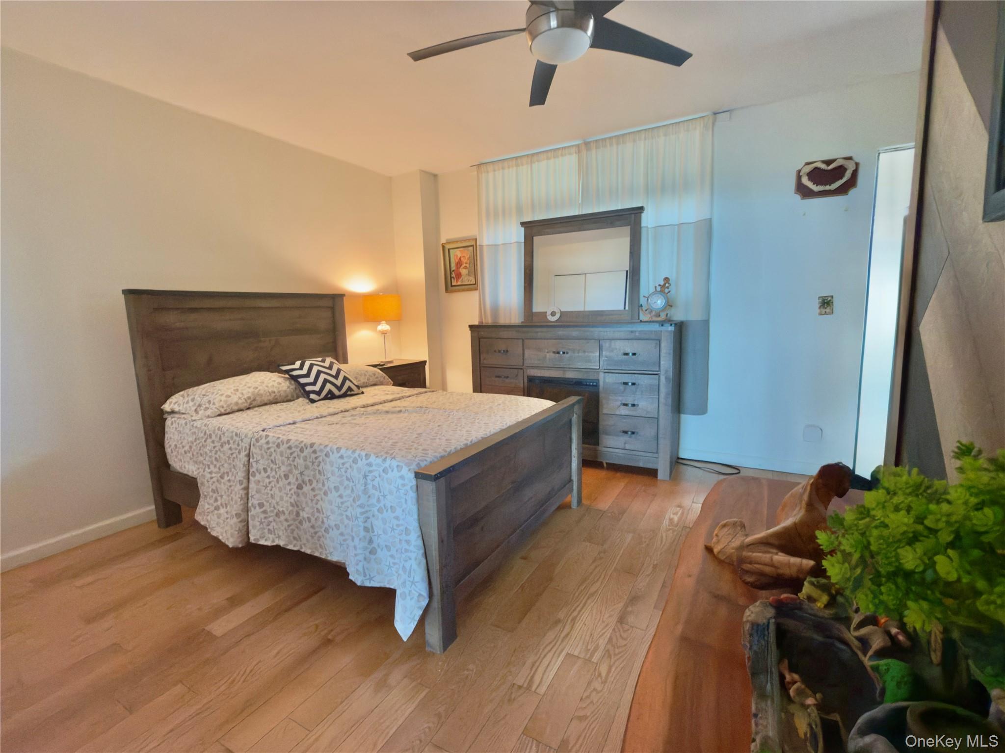 830 Shore Road, Unit 2S Long Beach, NY 11561 - Photo 4 of 11