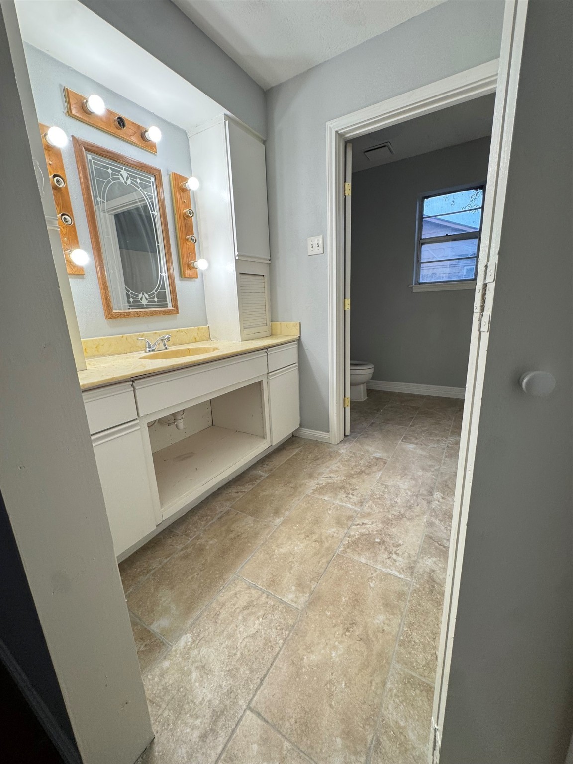 106 Hillside Drive Liberty, TX 77575 - Photo 3 of 13