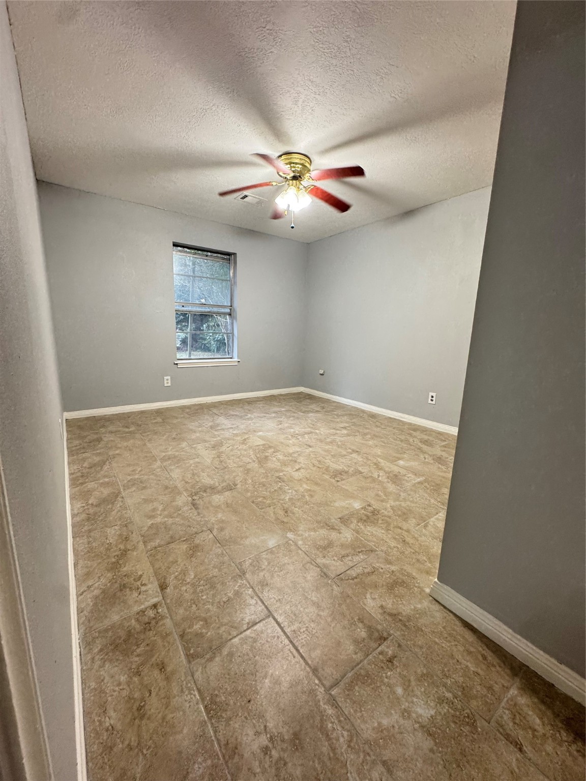 106 Hillside Drive Liberty, TX 77575 - Photo 7 of 13