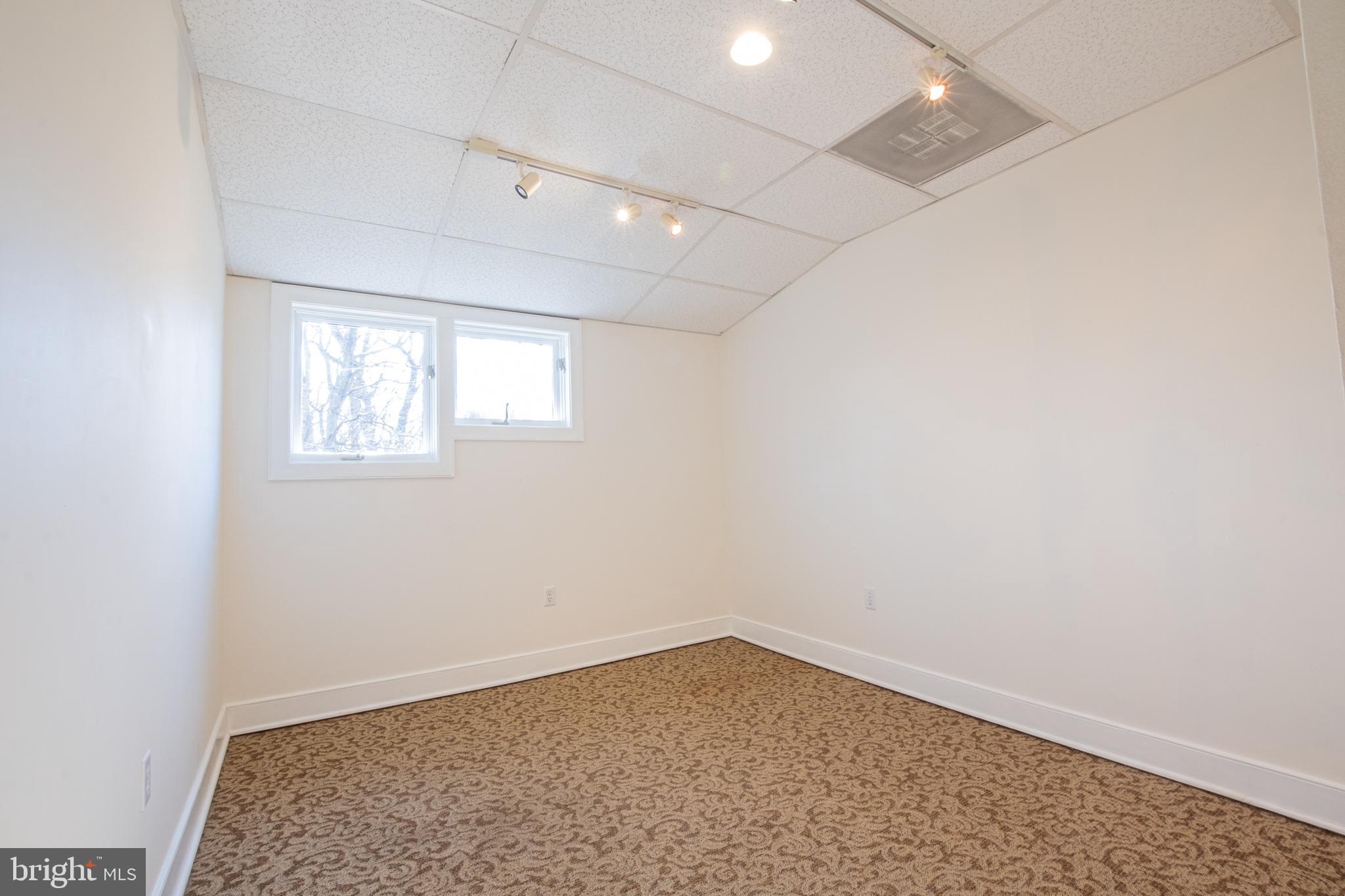 2636 Ridge Road Elverson, PA 19520 - Photo 14 of 29 Gallery Image 14