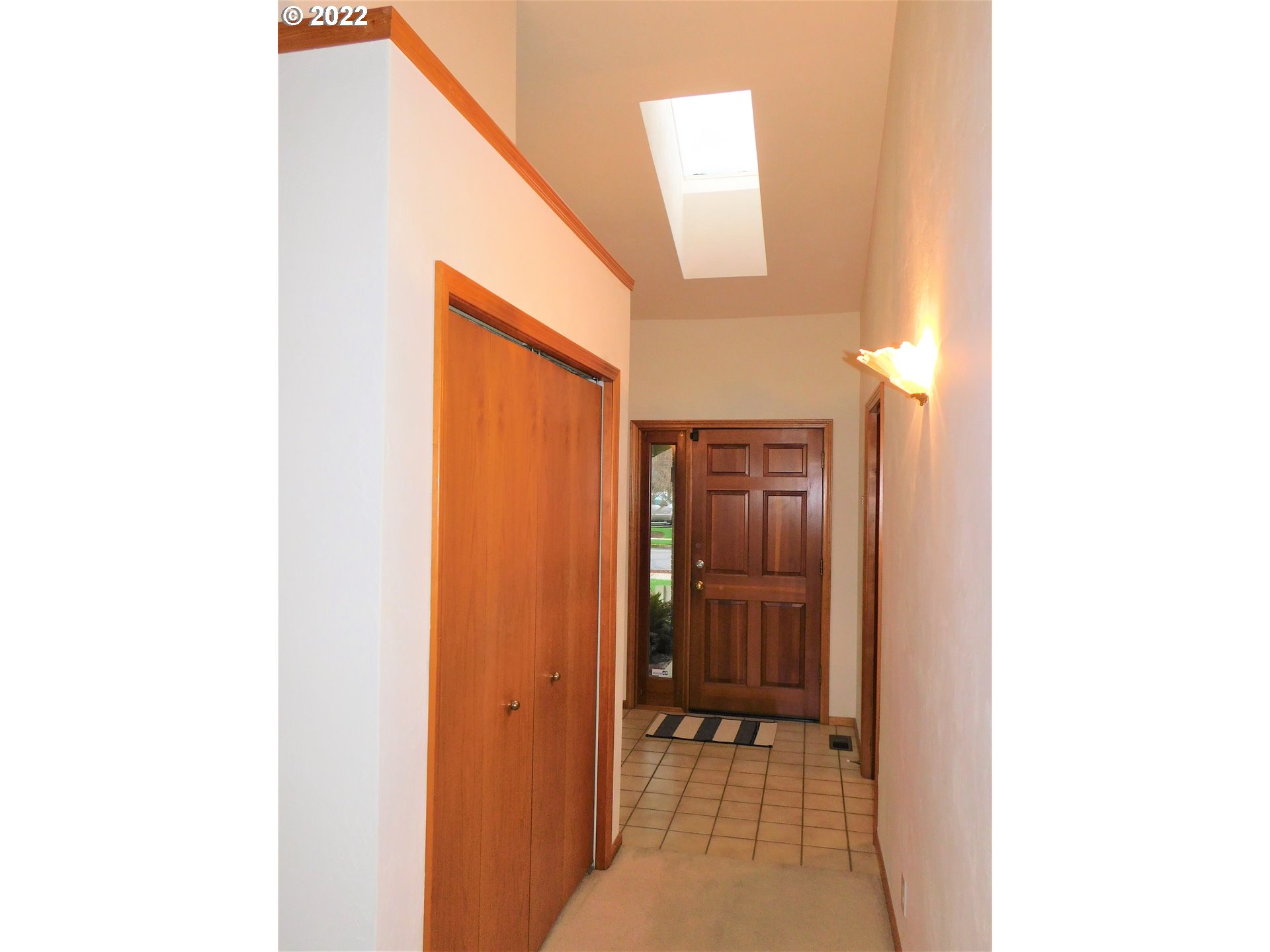 690 Poltava Street Springfield, OR 97477 - Photo 3 of 26 a view of a hallway with closet