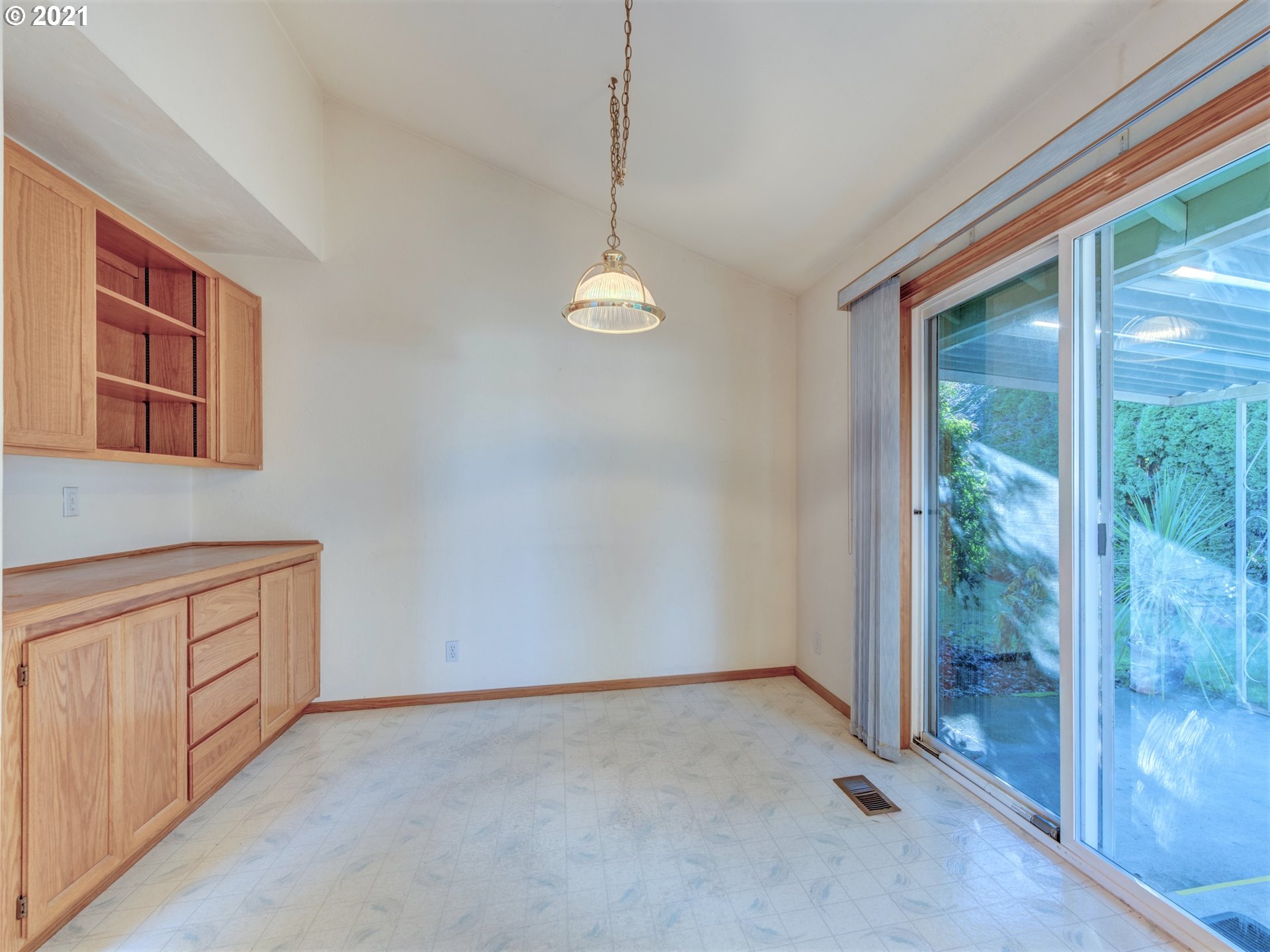 690 Poltava Street Springfield, OR 97477 - Photo 8 of 26 a view of a room with window