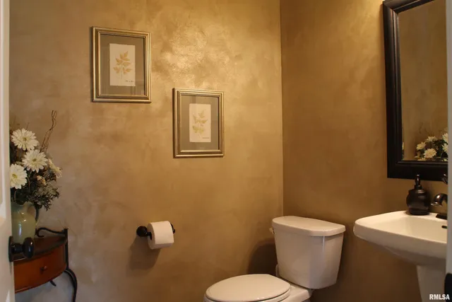 $594,000 | 1914 Ridgefield Drive, Port Byron, IL 61275