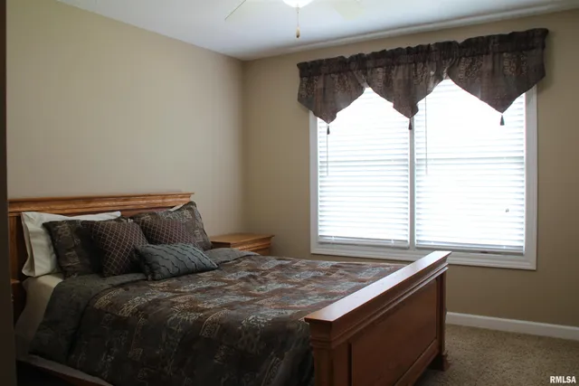 $594,000 | 1914 Ridgefield Drive, Port Byron, IL 61275