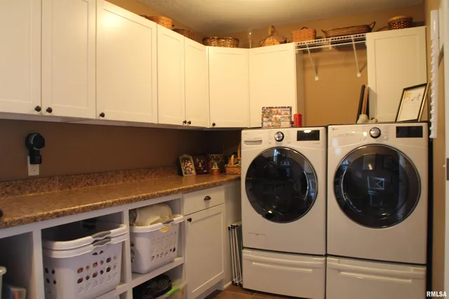 $594,000 | 1914 Ridgefield Drive, Port Byron, IL 61275