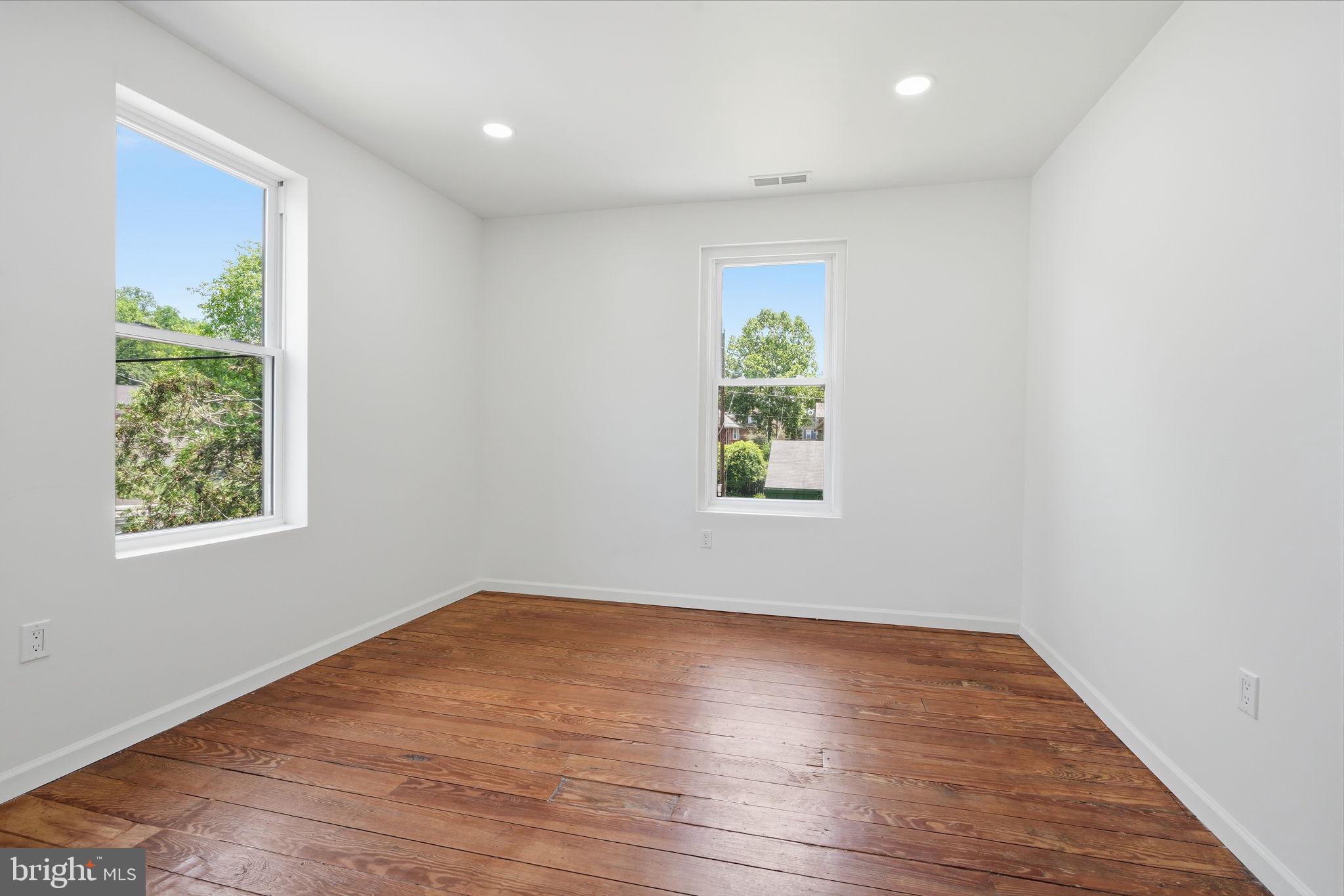 124 Cedar Road Riegelsville, PA 18077 - Photo 29 of 50 Bright and airy blank canvas room.