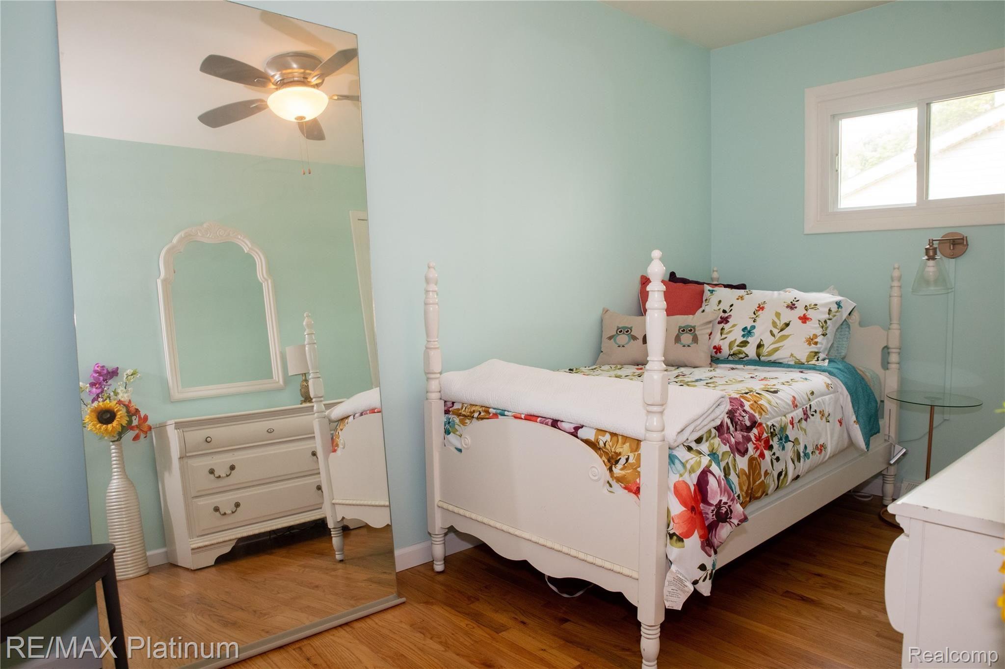 1333 Brighton Lake Road Brighton, MI 48116 - Photo 7 of 12 Bedroom #2