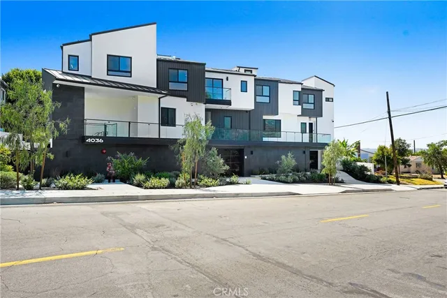 $4,950 | 4036 Rosemont Avenue, Unit 5, Montrose, CA 91020