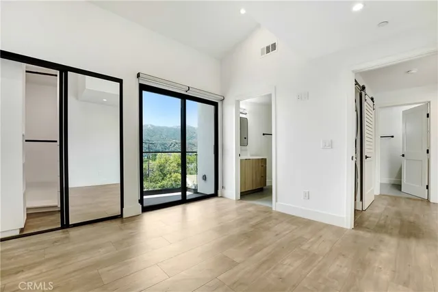 $4,950 | 4036 Rosemont Avenue, Unit 5, Montrose, CA 91020