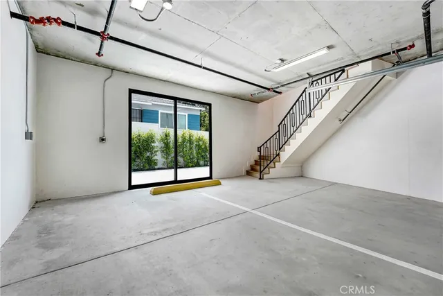 $4,950 | 4036 Rosemont Avenue, Unit 5, Montrose, CA 91020