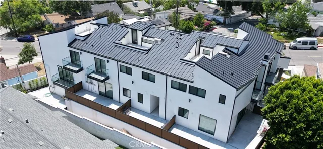 $4,950 | 4036 Rosemont Avenue, Unit 5, Montrose, CA 91020