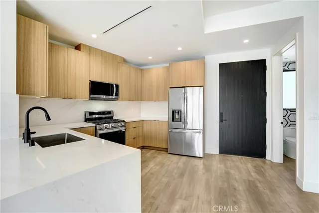 $4,950 | 4036 Rosemont Avenue, Unit 5, Montrose, CA 91020