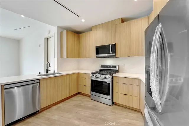 $4,950 | 4036 Rosemont Avenue, Unit 5, Montrose, CA 91020