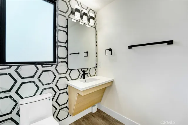 $4,950 | 4036 Rosemont Avenue, Unit 5, Montrose, CA 91020