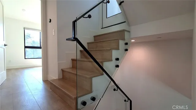 $4,950 | 4036 Rosemont Avenue, Unit 5, Montrose, CA 91020