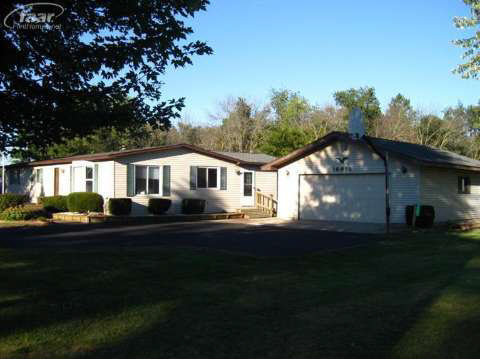 16919 Oakley Road Chesaning, MI 48616 - Photo 1 of 6 20374726.JPG