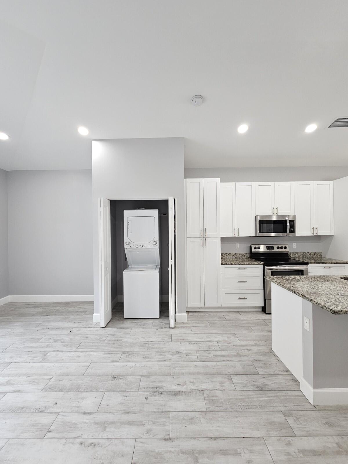 1558 West 26th Court Riviera Beach, FL 33404 - Photo 30 of 34 20250827_112207_copy_1200x1600