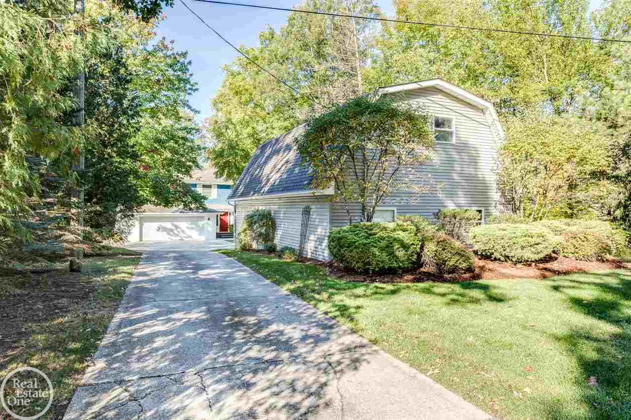 2915 Riverside Drive Port Huron, MI 48060 - Photo 86 of 92 50043826-85.JPG