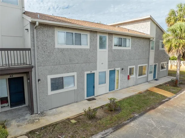 $2,300 | 6301 Newtown Circle, Unit 1A4, Tampa, FL 33615