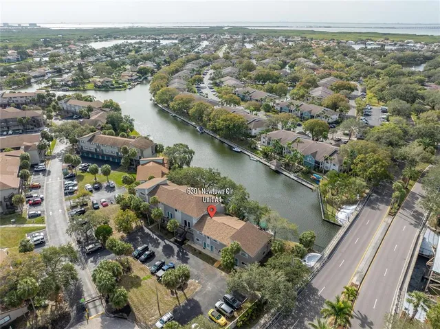 $2,300 | 6301 Newtown Circle, Unit 1A4, Tampa, FL 33615