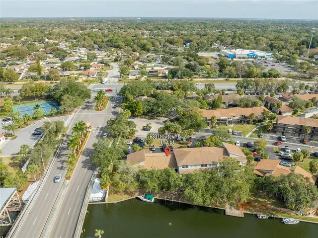 $2,300 | 6301 Newtown Circle, Unit 1A4, Tampa, FL 33615