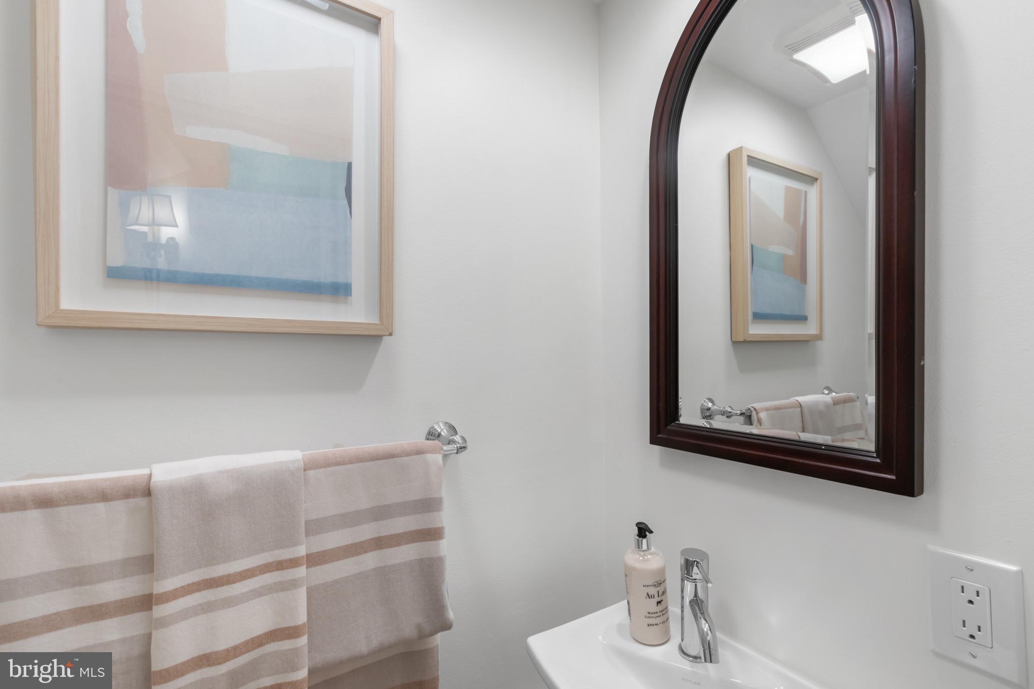 1024 Massachusetts Avenue Northeast, Unit 2 Washington, DC 20002 - Photo 28 of 37