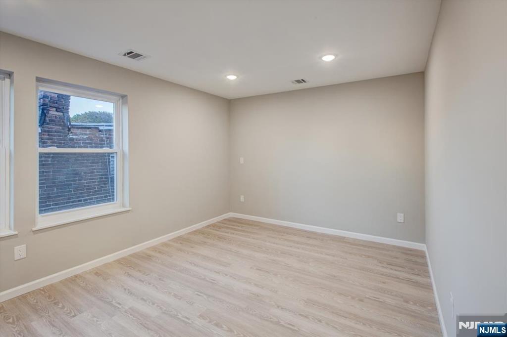 581 Bergen Street Newark, NJ 07108 - Photo 15 of 21 a view of empty room