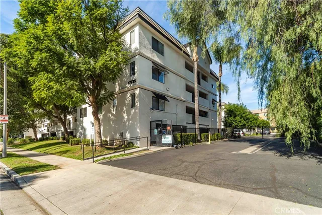 $559,000 | 17735 Kinzie Street, Northridge, CA 91325