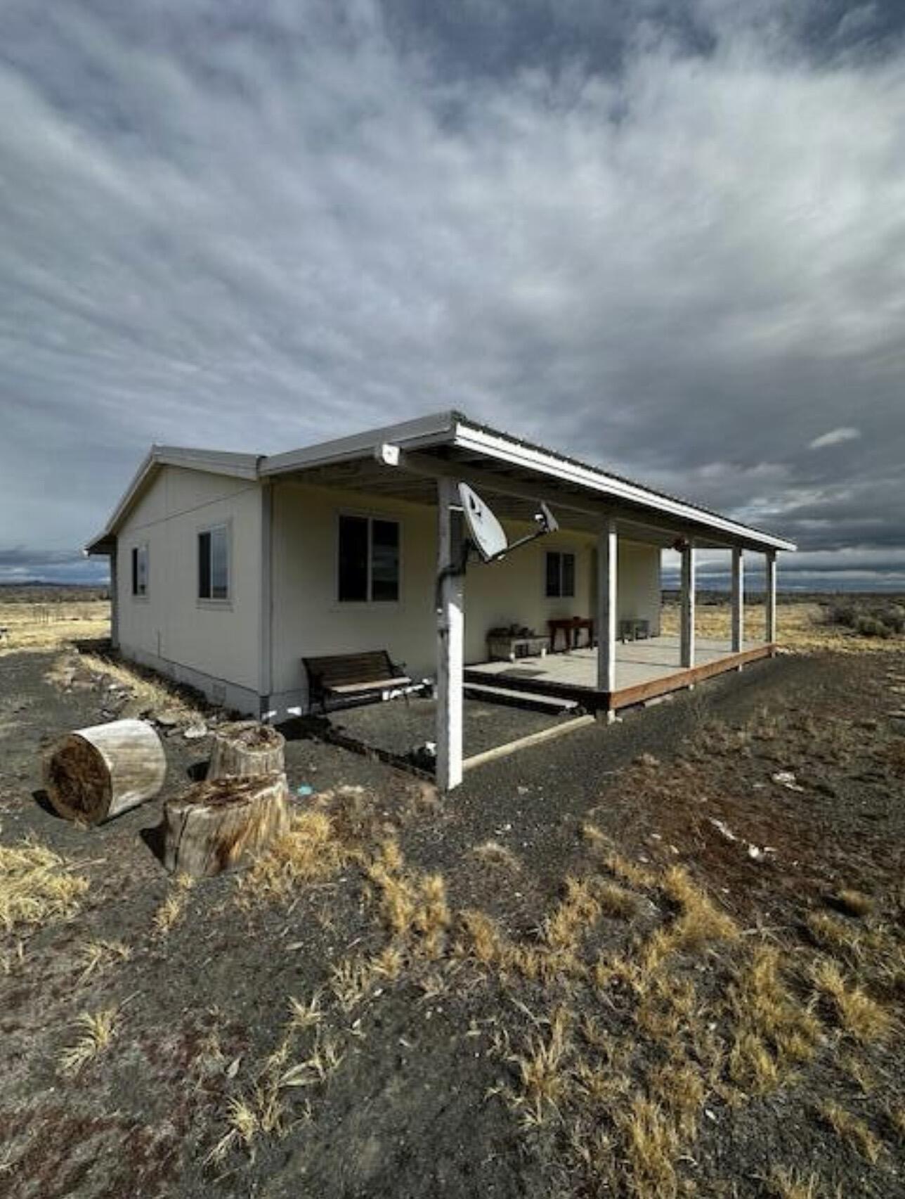 58269 Oil Dri Road Christmas Valley, OR 97641 - Photo 5 of 21 BACK PORCH