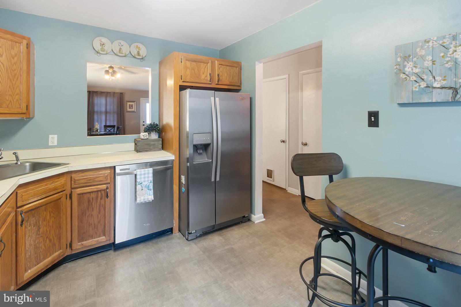601 Grant Road, Unit 49 Folcroft, PA 19032 - Photo 11 of 39 kitchen