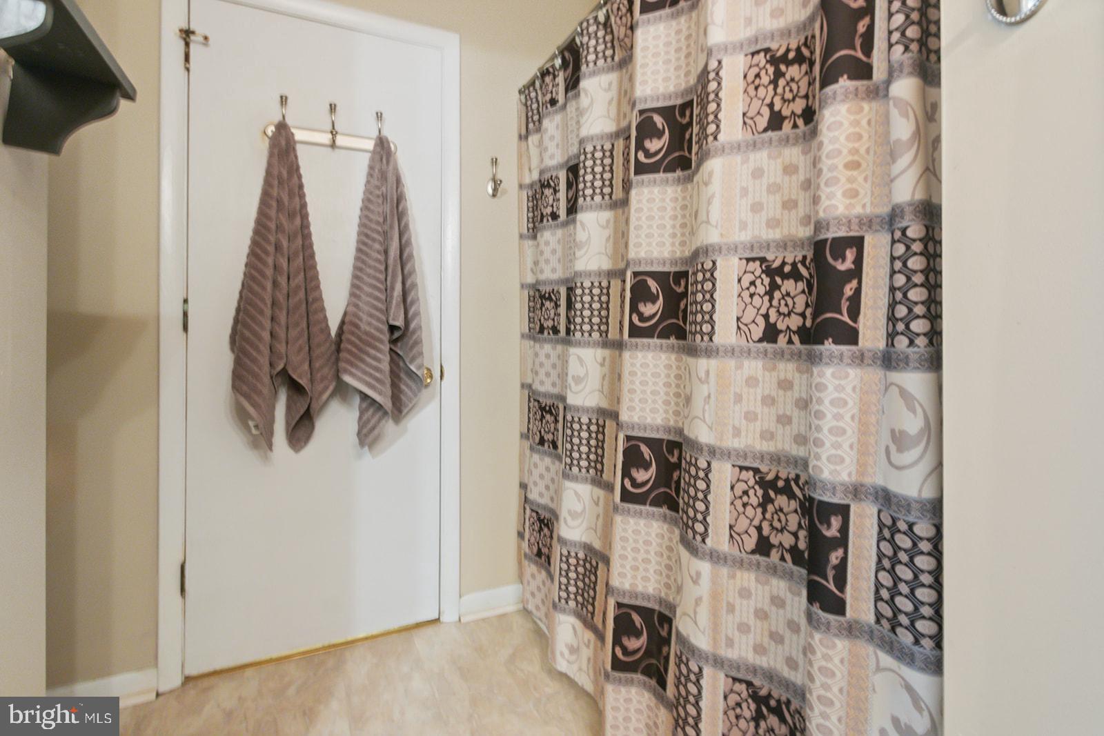601 Grant Road, Unit 49 Folcroft, PA 19032 - Photo 23 of 39 Full Bath