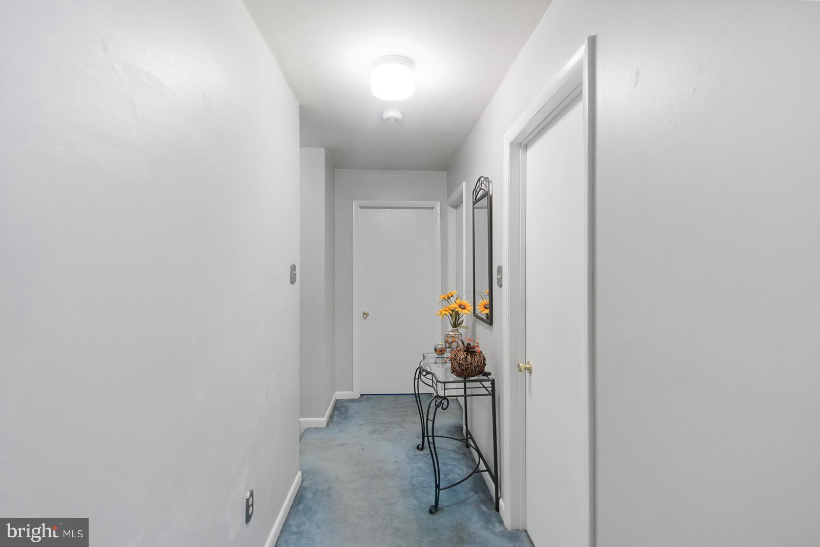 601 Grant Road, Unit 49 Folcroft, PA 19032 - Photo 24 of 39 Hallway upstairs