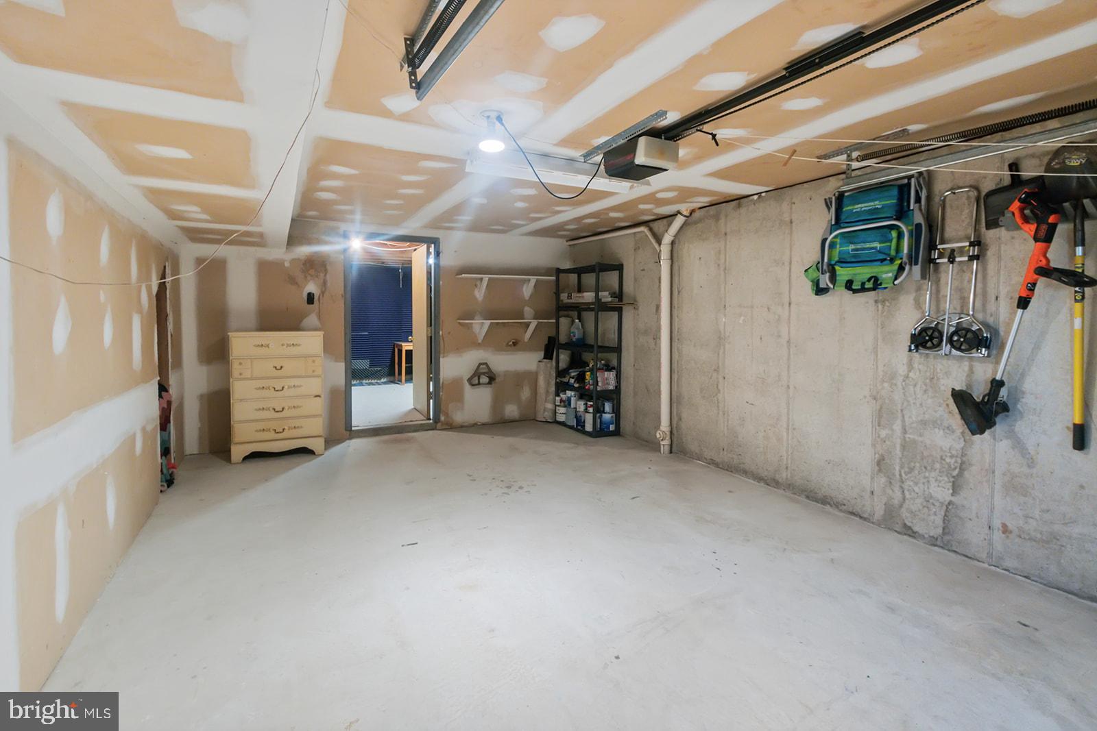 601 Grant Road, Unit 49 Folcroft, PA 19032 - Photo 31 of 39 attached garage
